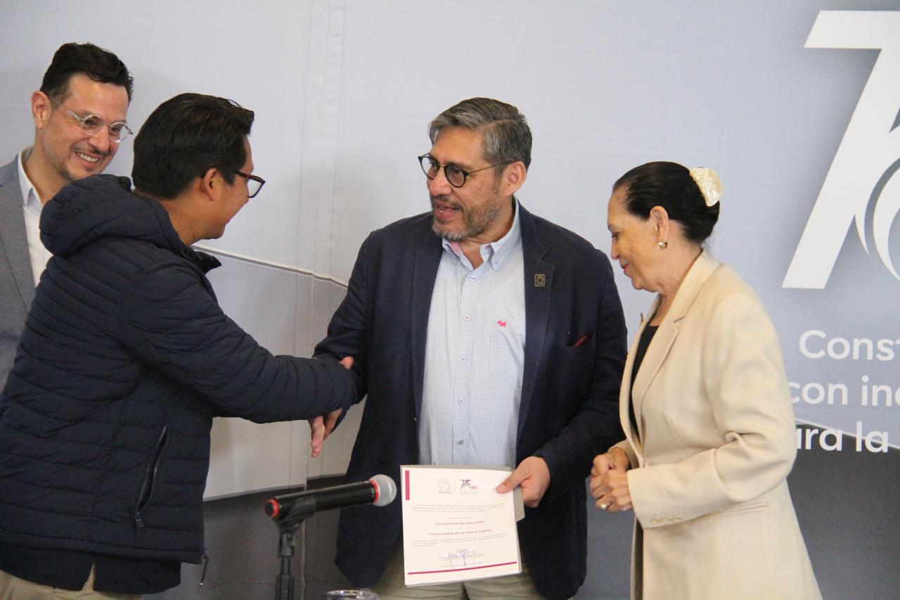 Entrega de reconocimiento a la UNSIJ como asociada de la ANUIES